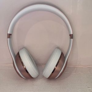 Beats by Dr. Dre Beats Solo3 Wireless On-Ear Headphones - Rose Gold